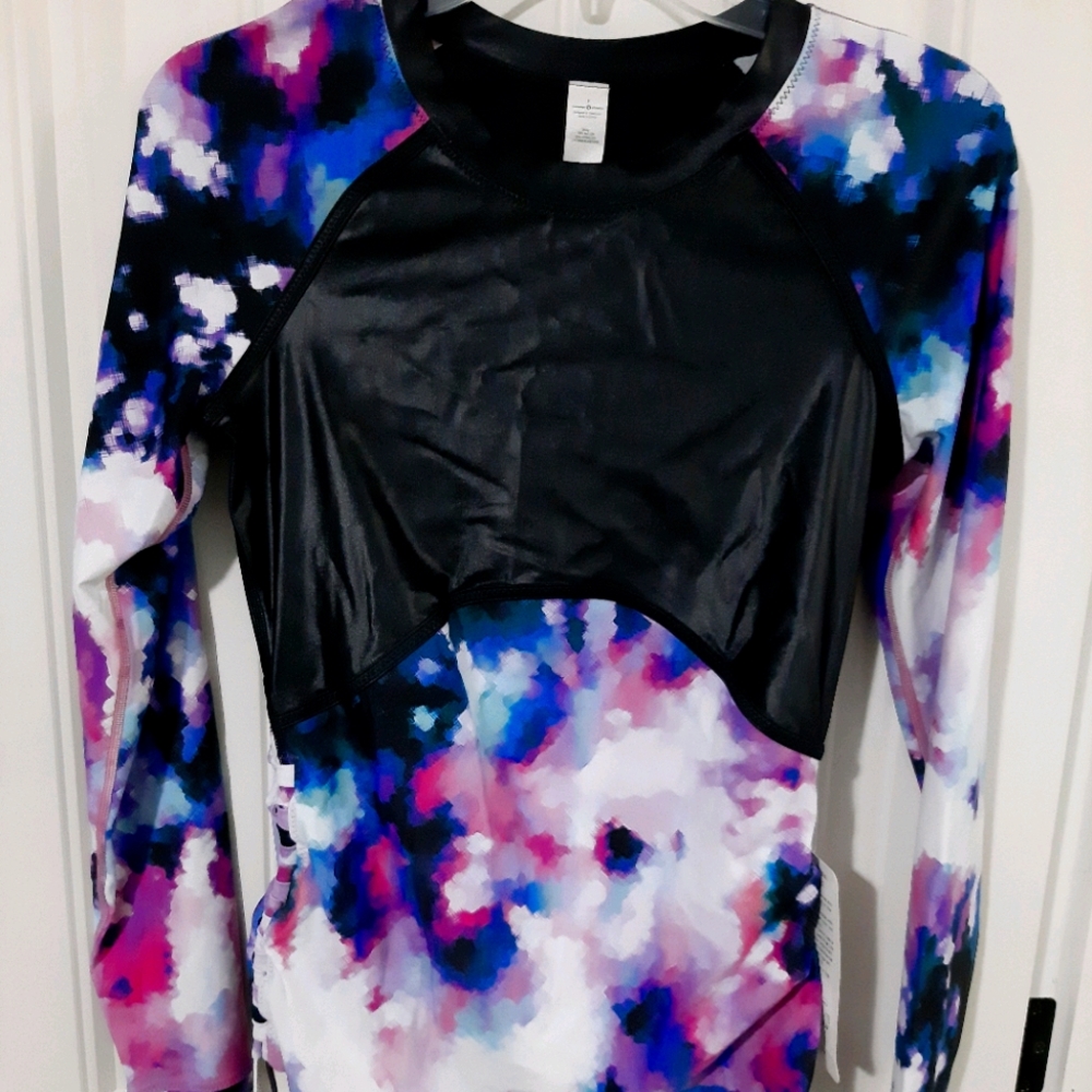 NWT Lululemon Rashguard